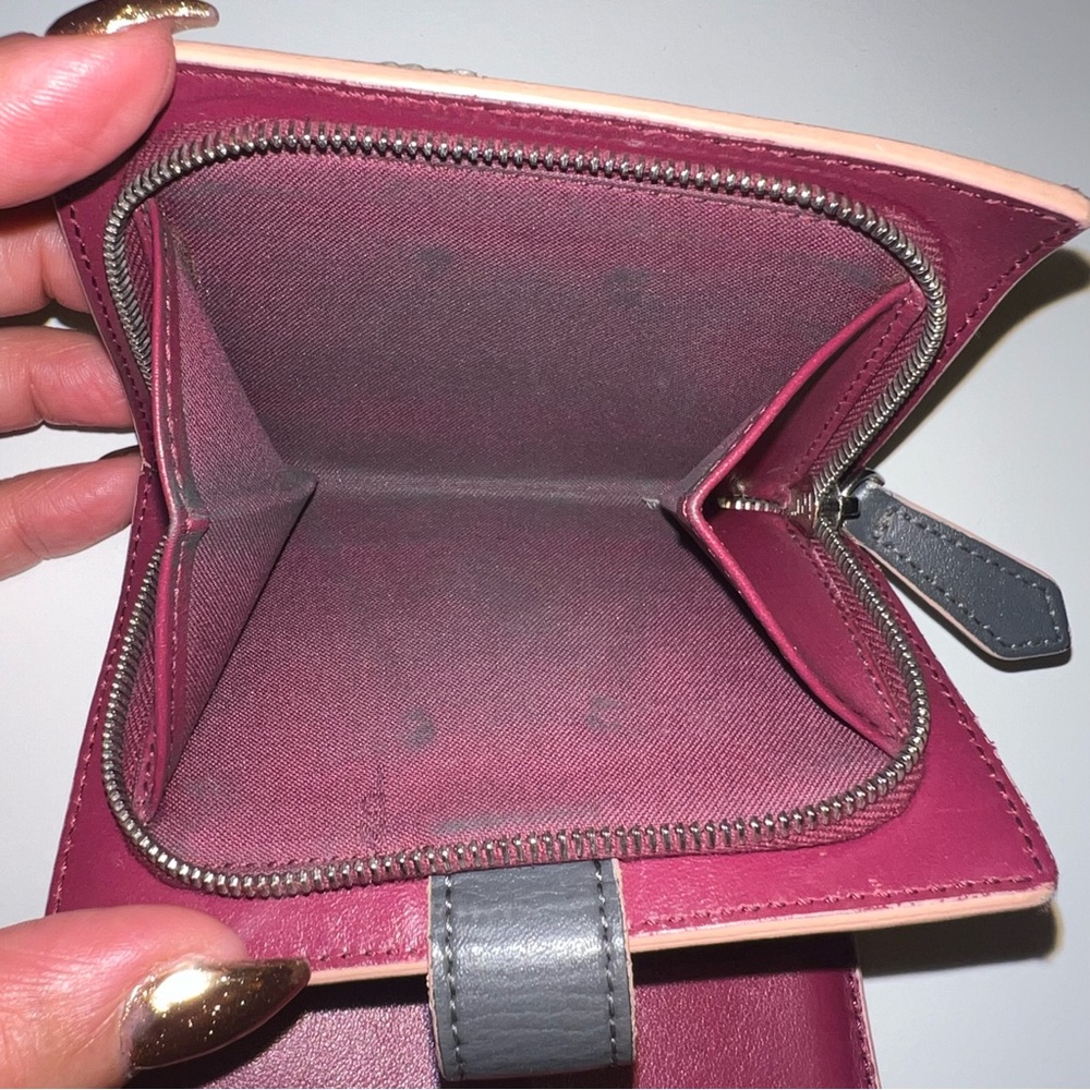 Gray Leather Fendi Bifold Wallet - Picture 10 of 12